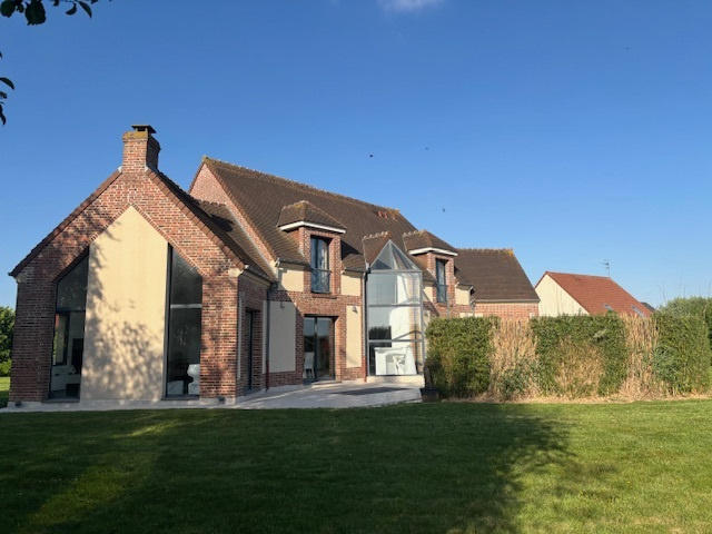 Maison - 265 m² - 9 pièces
