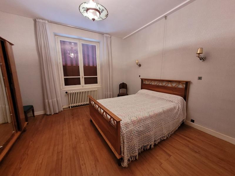 Maison - 306 m² - 10 pièces