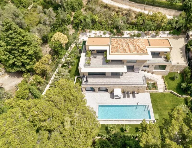 Villa - 370 m² - 6 pièces