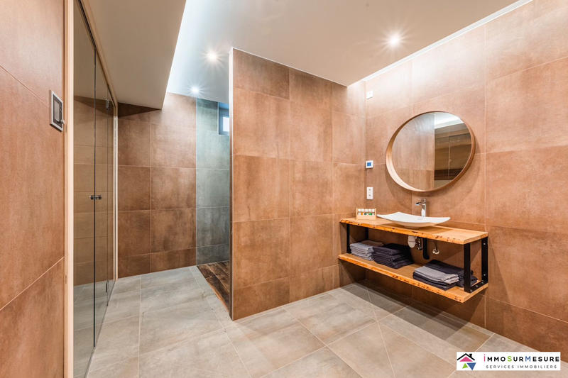 Appartement - 204 m² - 5 pièces