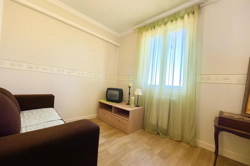 Maison - 157 m² - 10 pièces