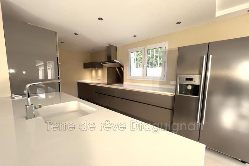 Villa - 140 m² - 6 pièces