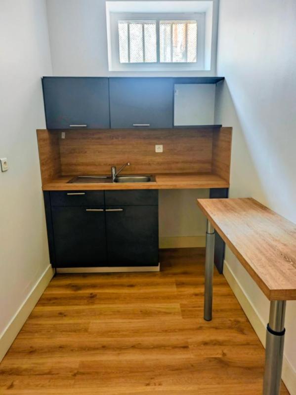 Bureau - 96 m² - 6 pièces