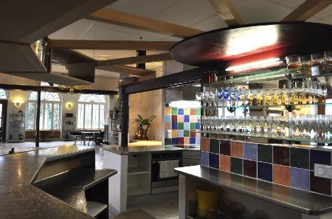 Propriété - 1 000 m² - 14 pièces