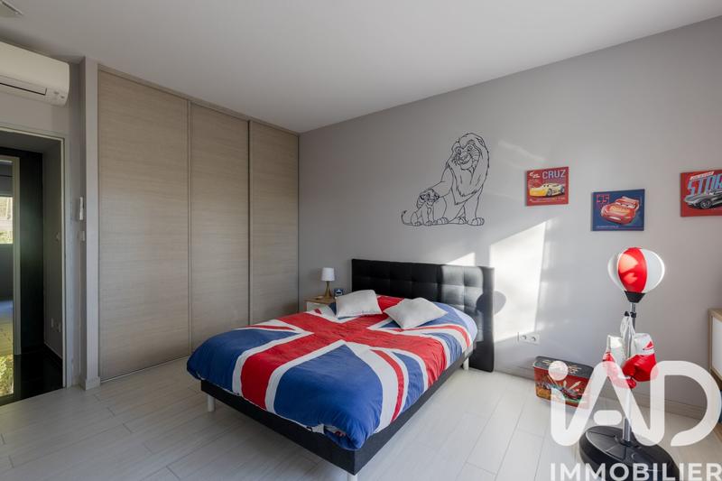 Maison - 201 m² - 6 pièces