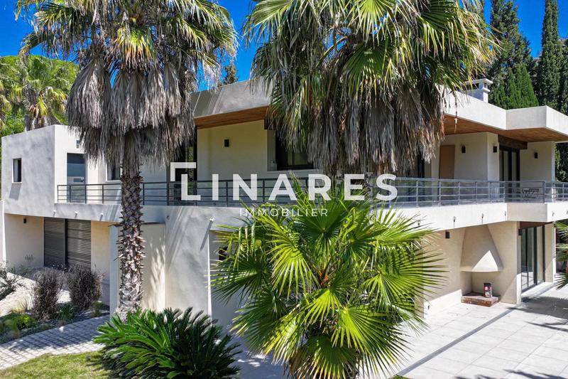 Villa - 349 m² - 8 pièces