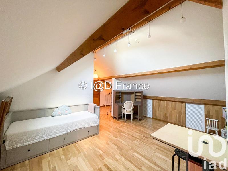 Maison - 177 m² - 7 pièces