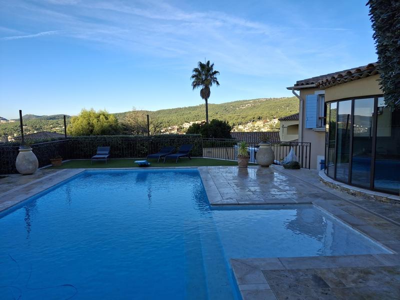 Maison - 212 m² - 8 pièces