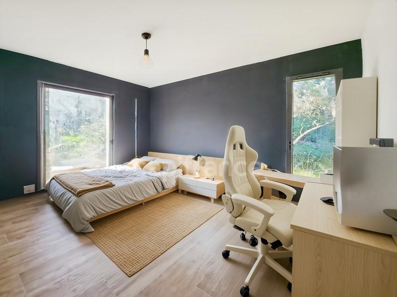 Maison - 225 m² - 7 pièces