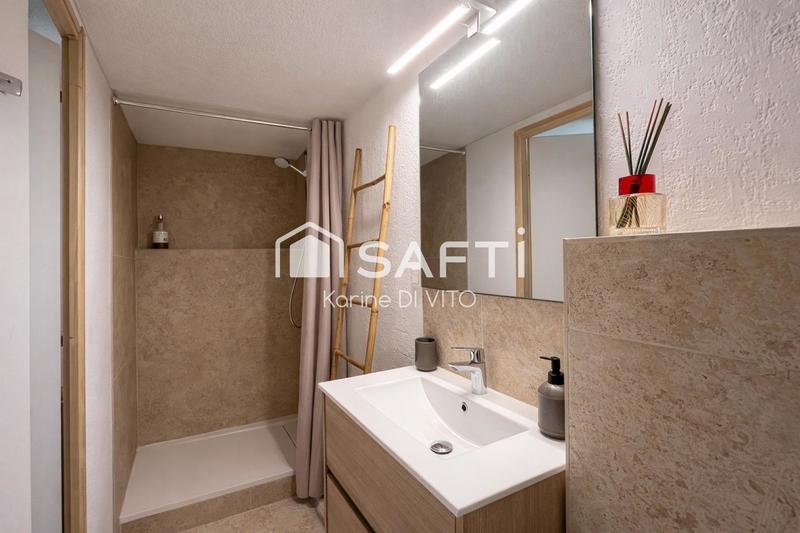 Maison - 203 m² - 8 pièces