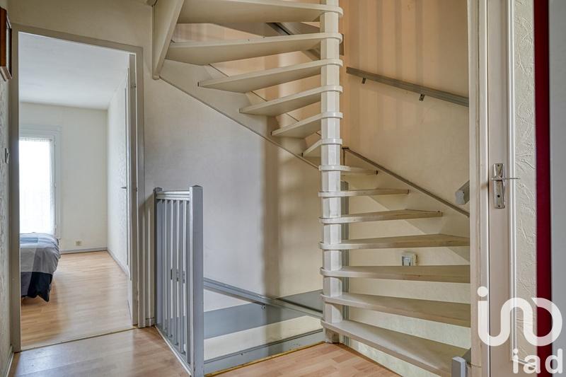 Maison - 93 m² - 5 pièces