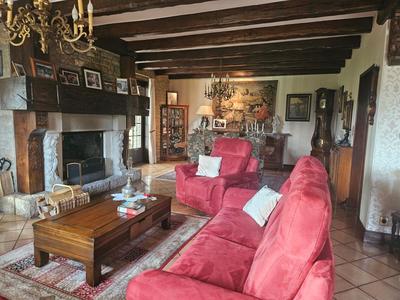 Propriété - 292 m² - 6 pièces