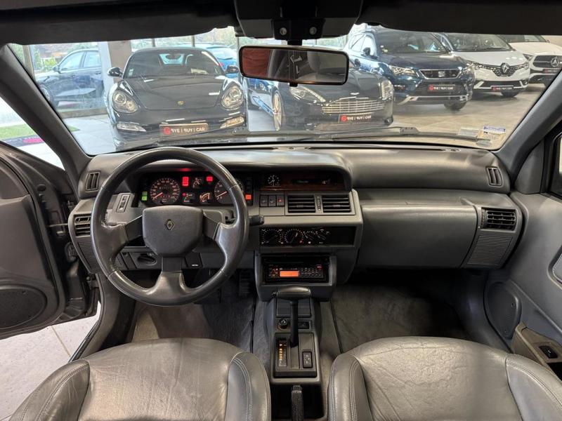 Renault Clio 1.8i - 92 Bva I Berline Baccara Phase 3 / Garantie 12 Mois