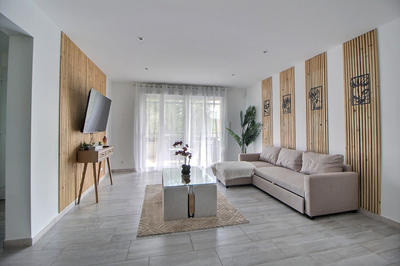 Maison - 179 m² - 8 pièces