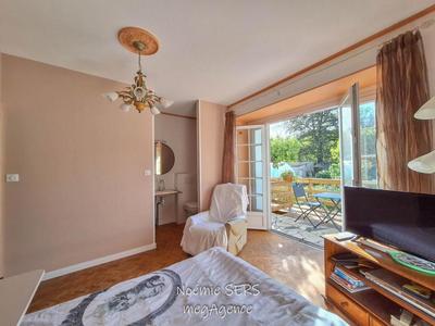 Maison - 295 m² - 15 pièces