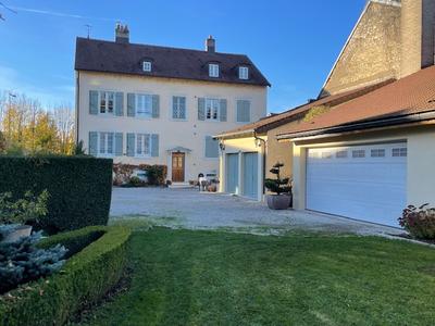 Maison de ville - 313 m² - 10 pièces