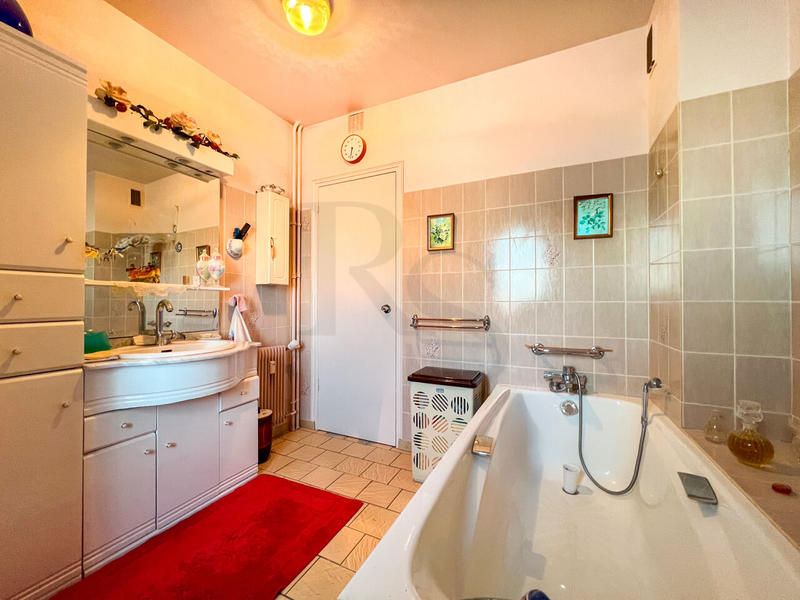 Appartement - 104 m² - 4 pièces