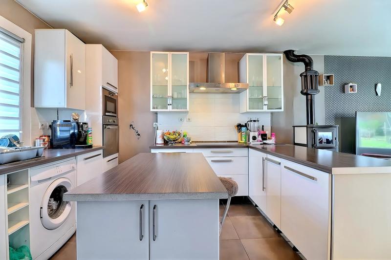 Maison - 90 m² - 5 pièces