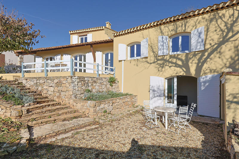 Maison - 205 m² - 9 pièces