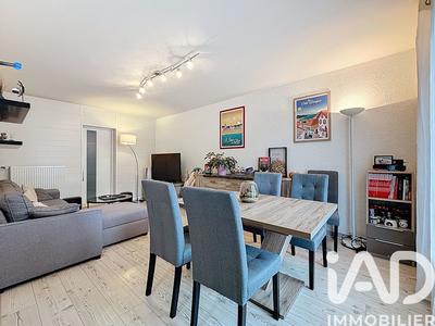 Maison - 92 m² - 5 pièces