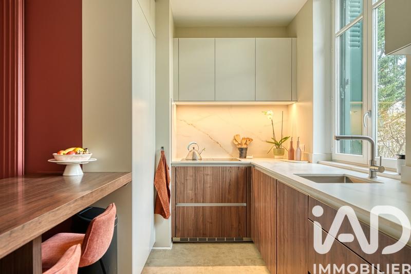 Maison - 235 m² - 9 pièces