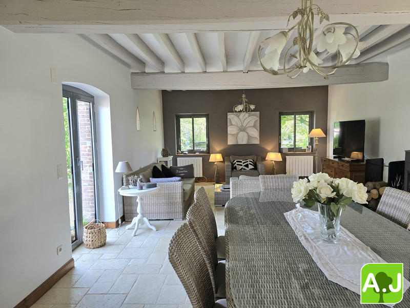 Maison - 180 m² - 8 pièces