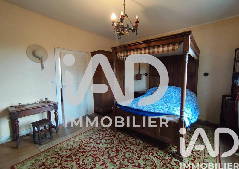 Maison - 240 m² - 8 pièces