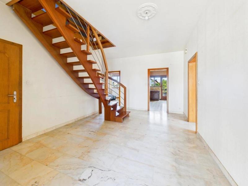 Maison - 357 m² - 12 pièces