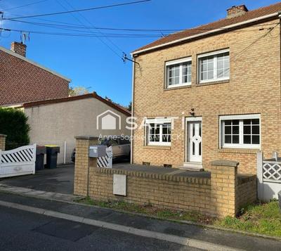 Maison - 90 m² - 5 pièces