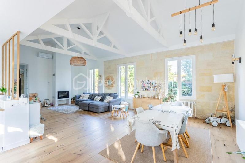 Maison de ville - 260 m² - 8 pièces