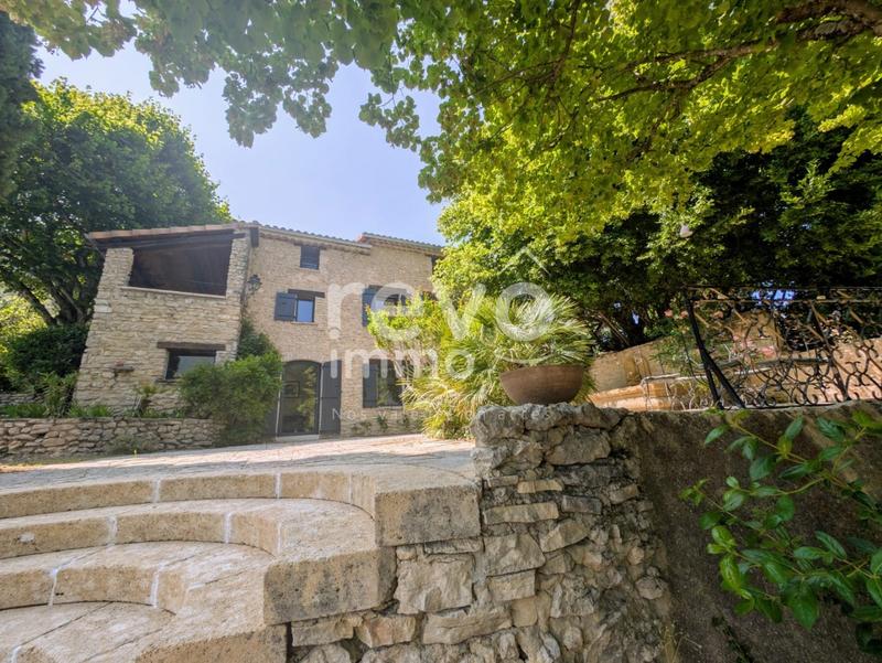 Maison - 255 m² - 7 pièces