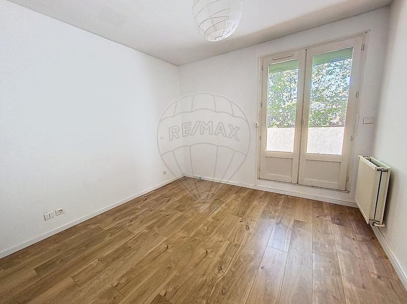 Immeuble - 234 m² - 9 pièces