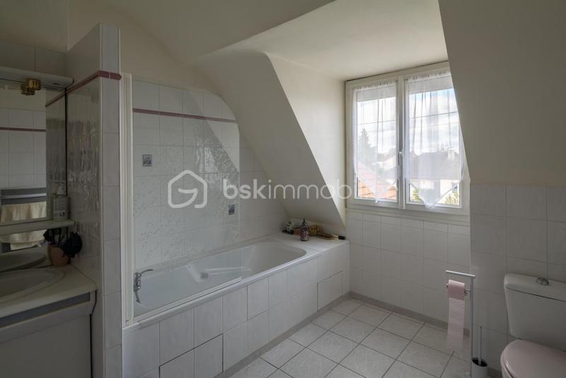 Maison traditionnelle - 120 m² - 5 pièces