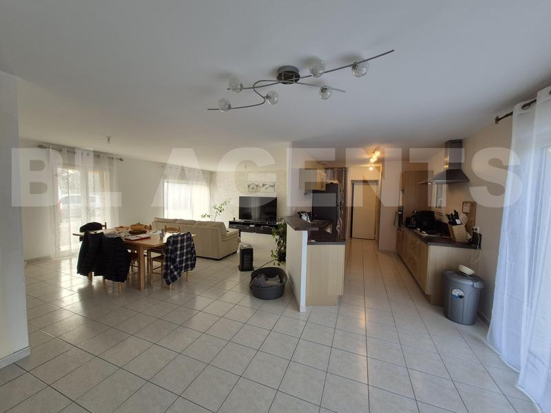 Maison traditionnelle - 202 m² - 9 pièces