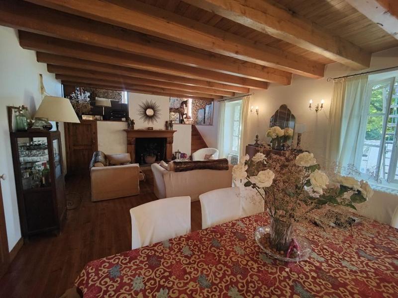 Maison - 179 m² - 7 pièces