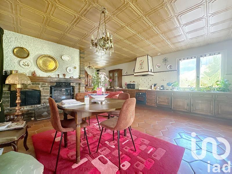 Maison - 236 m² - 7 pièces