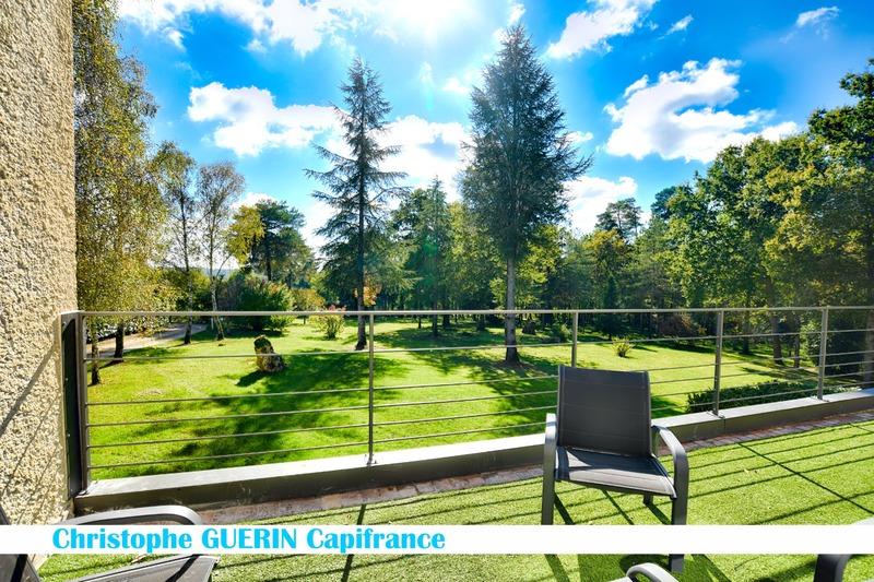 Maison - 227 m² - 7 pièces