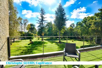 Maison - 227 m² - 7 pièces