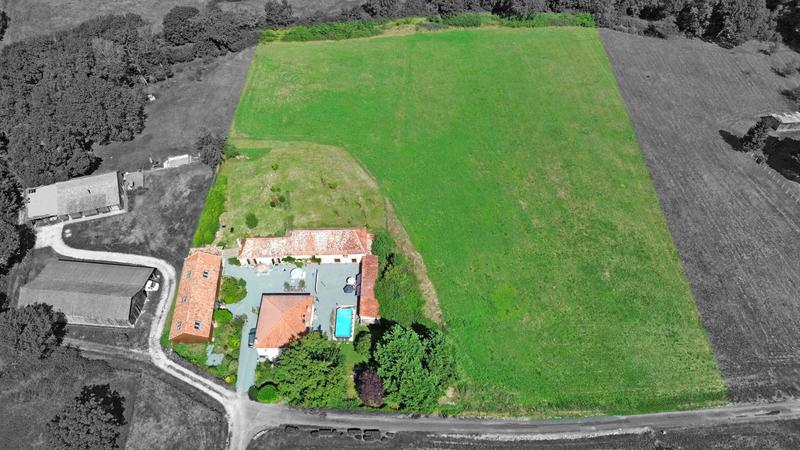 Maison - 281 m² - 7 pièces