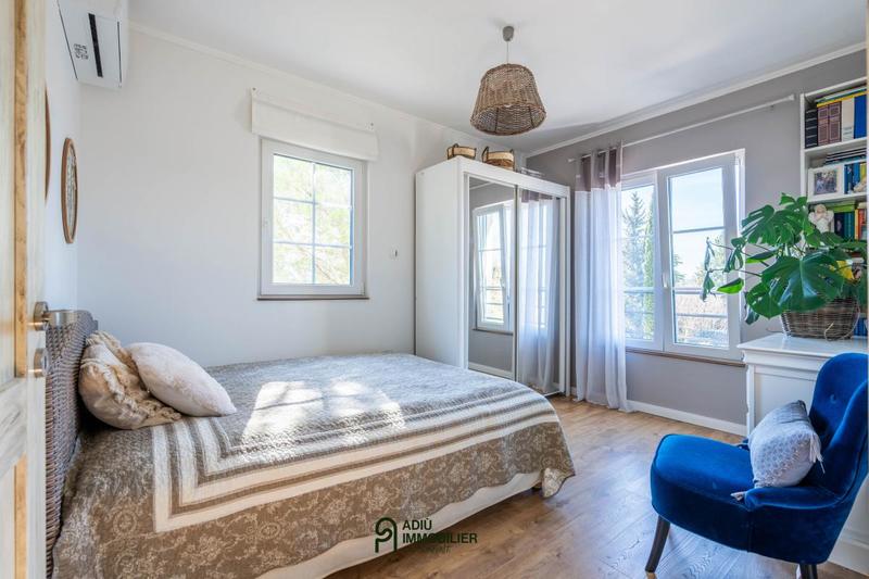 Villa - 205 m² - 6 pièces