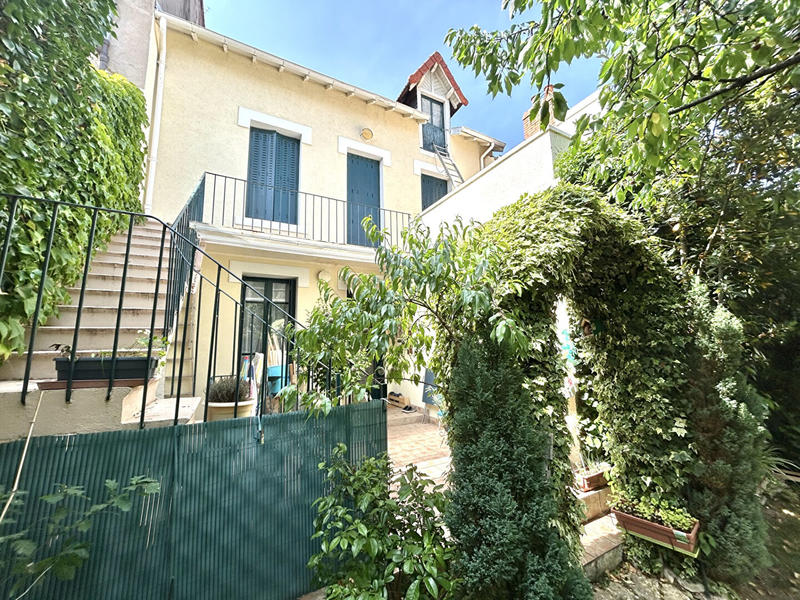 Maison - 104 m² - 5 pièces