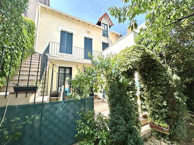 Maison - 104 m² - 5 pièces