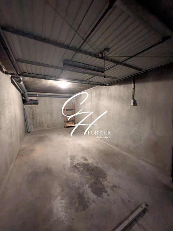 Parking / Garage - 15 m²