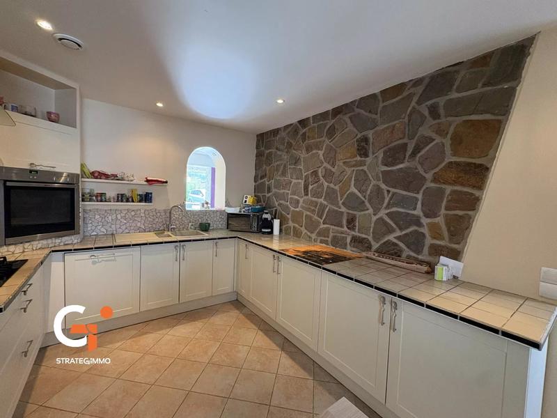 Maison - 177 m² - 4 pièces