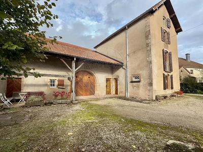 Maison - 180 m² - 8 pièces