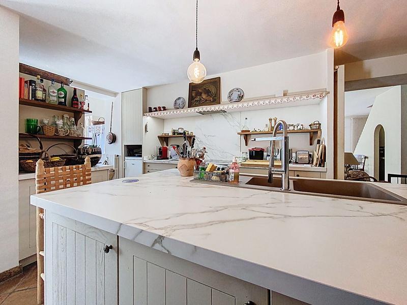 Mas - 400 m² - 13 pièces