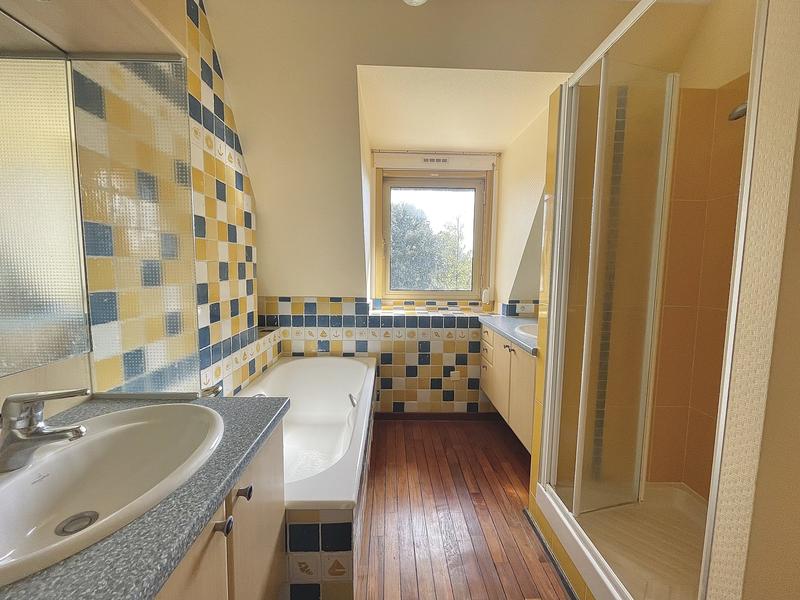 Maison ancienne - 228 m² - 7 pièces