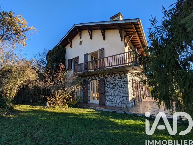 Maison - 263 m² - 9 pièces