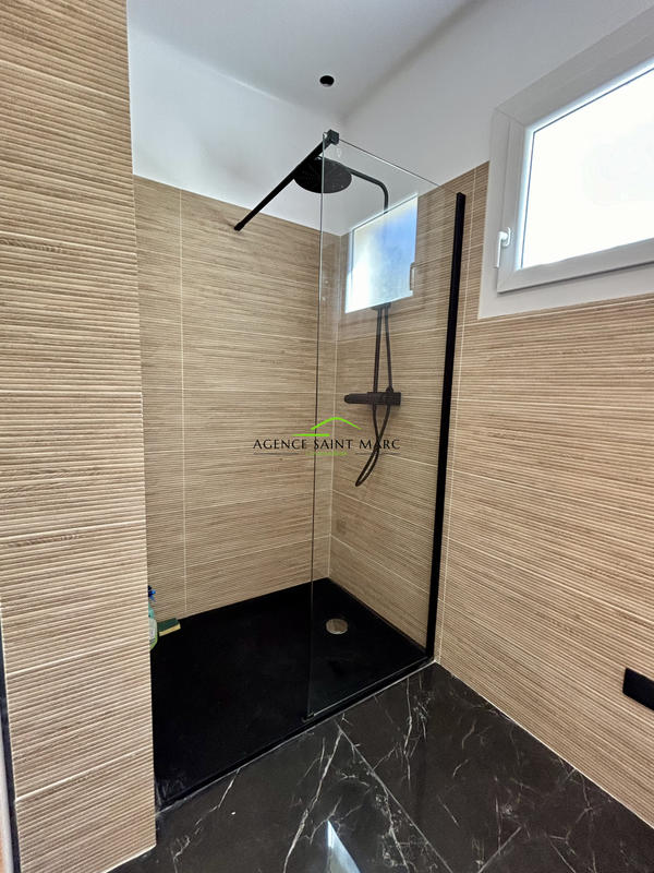 Maison - 102 m² - 4 pièces