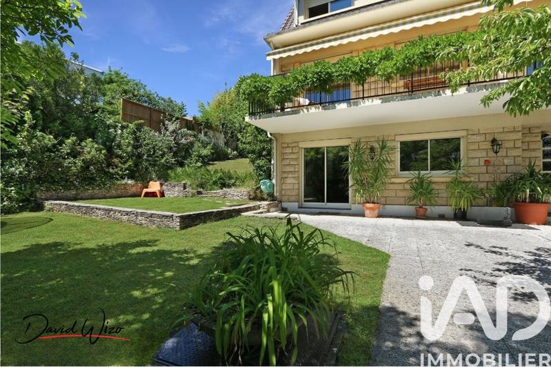 Maison - 170 m² - 9 pièces